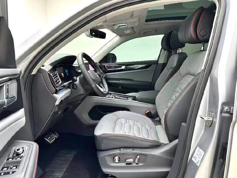 VOLKSWAGEN TERAMONT X SUPREME FLAGSHIP EDITION 2022