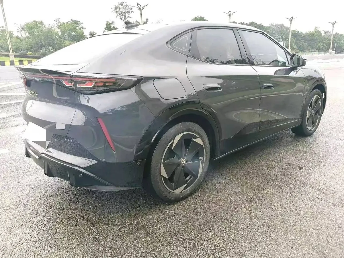 VOLKSWAGEN UNYX ID ULTRA 2024