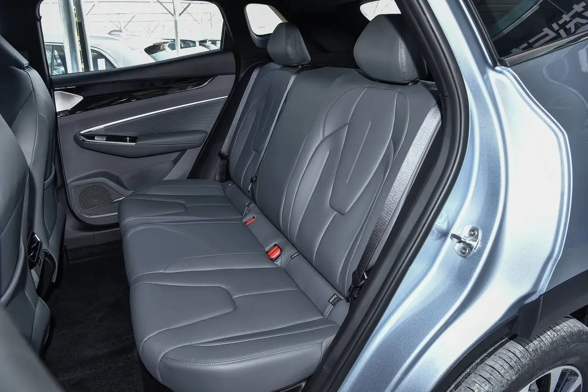 GEELY BOYUE 1.5T MEIHAO EDITION (ПРЕДМАКСИМАЛЬНАЯ ВЕРСИЯ) 2026