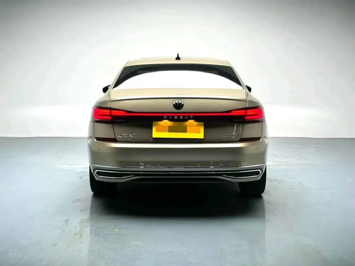 VOLKSWAGEN PASSAT 2.0TSI 330TSI LUXURY EDITION 2022