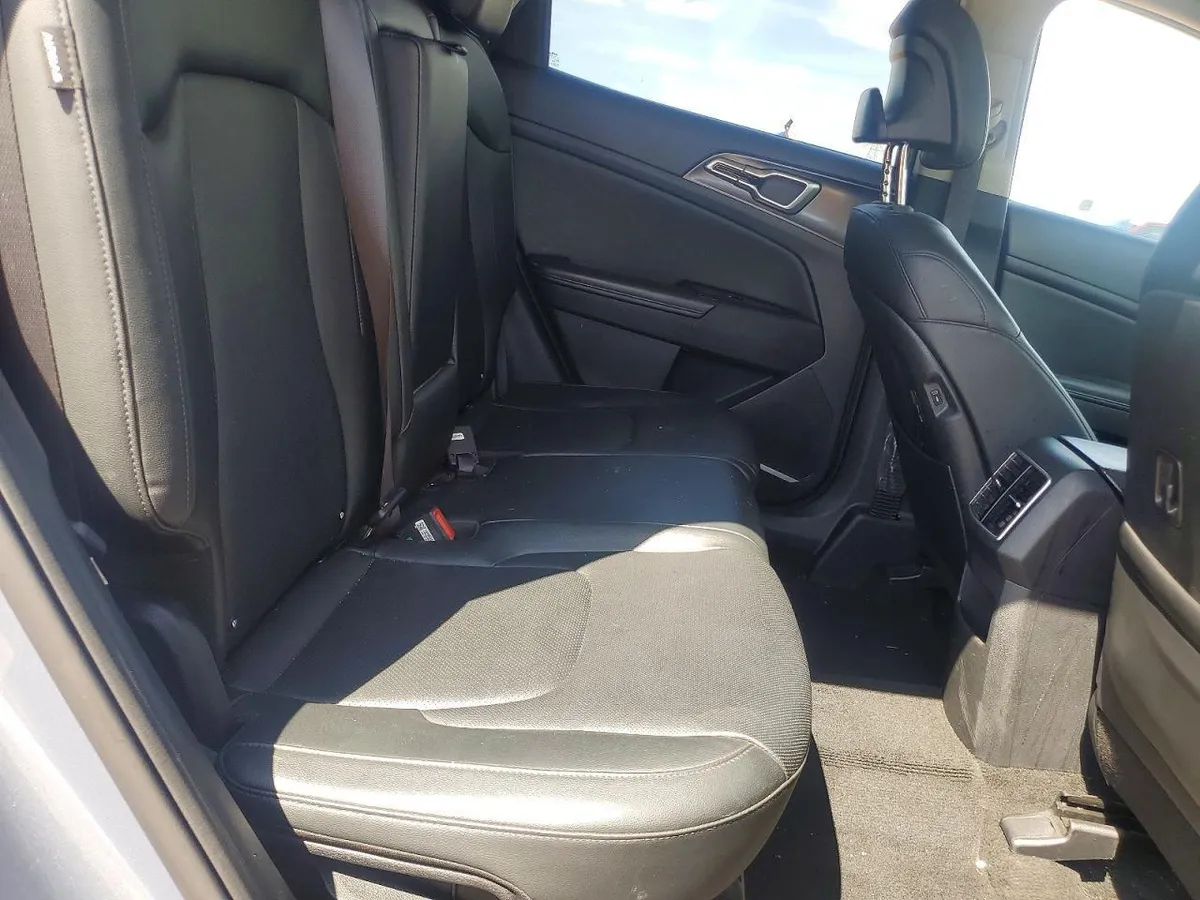 KIA SPORTAGE EX 2023