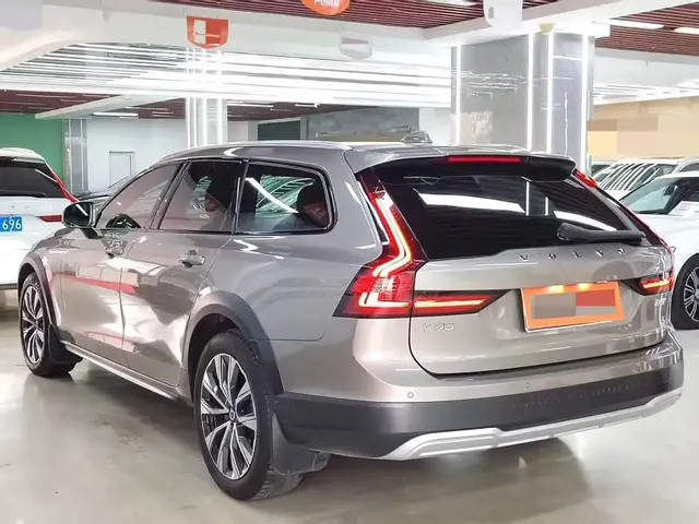 VOLVO V90 CROSS COUNTRY 48V 2021