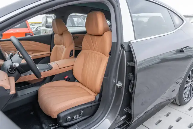 GEELY GALAXY STARSHINE 8 2025