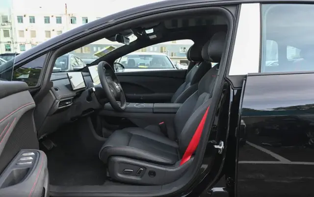 NISSAN N7 2025