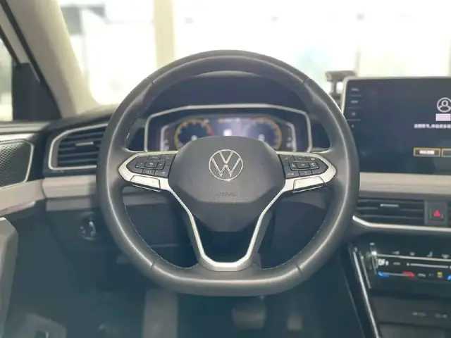 VOLKSWAGEN TAOS 2023