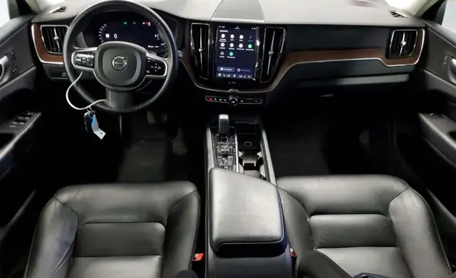 VOLVO XC60 2026