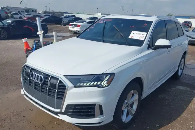 AUDI Q7 2023
