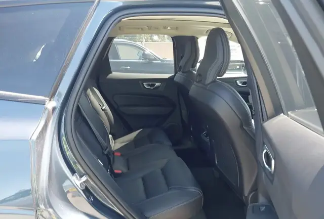 VOLVO XC60 2024