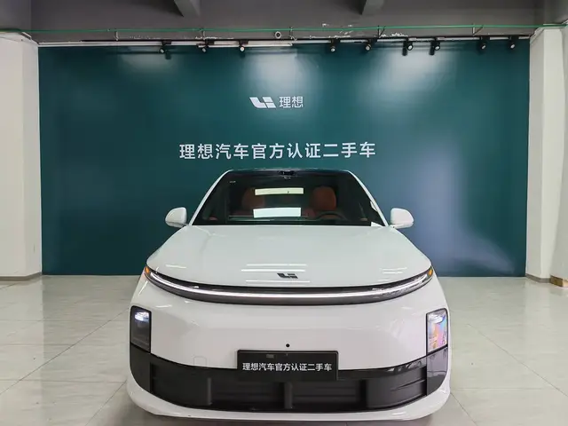 LI AUTO L6 PRO 2025