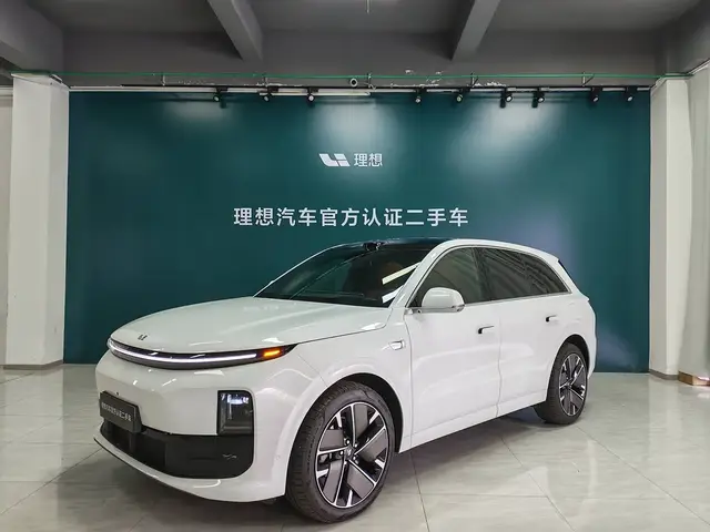 LI AUTO L6 PRO 2025