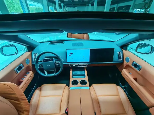 LI AUTO L6 PRO 2025