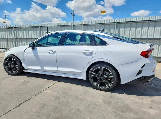 KIA K5 2022