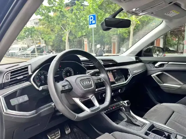 AUDI Q3 2023