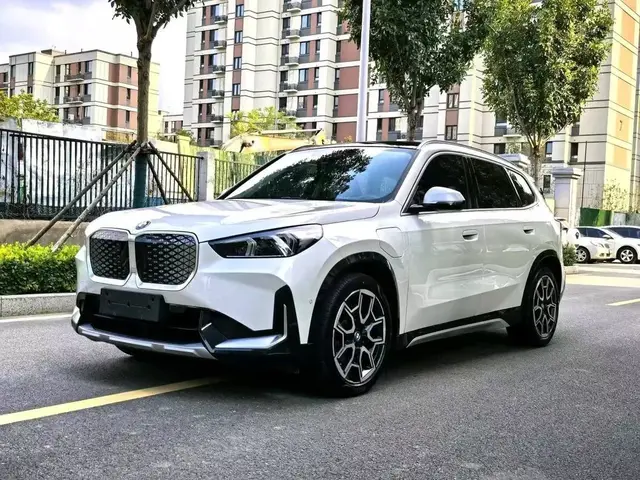 BMW IX1 2024