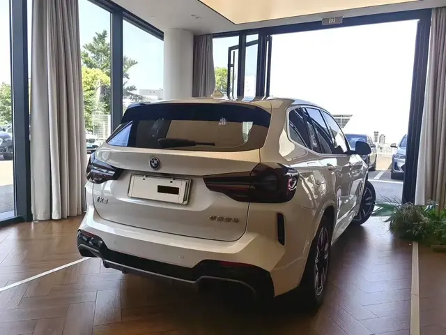 BMW IX3 2023