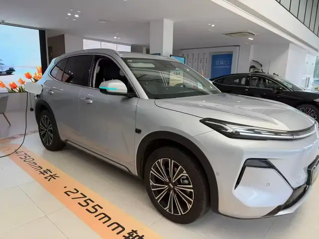 GEELY GALAXY STARSHIP 7 2025