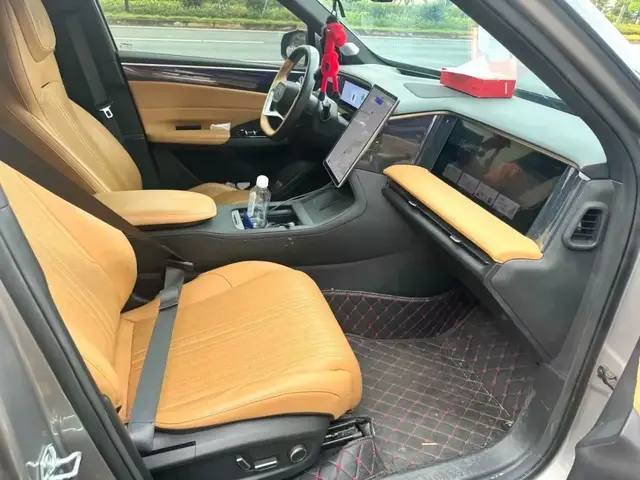GEELY GALAXY L7 2023