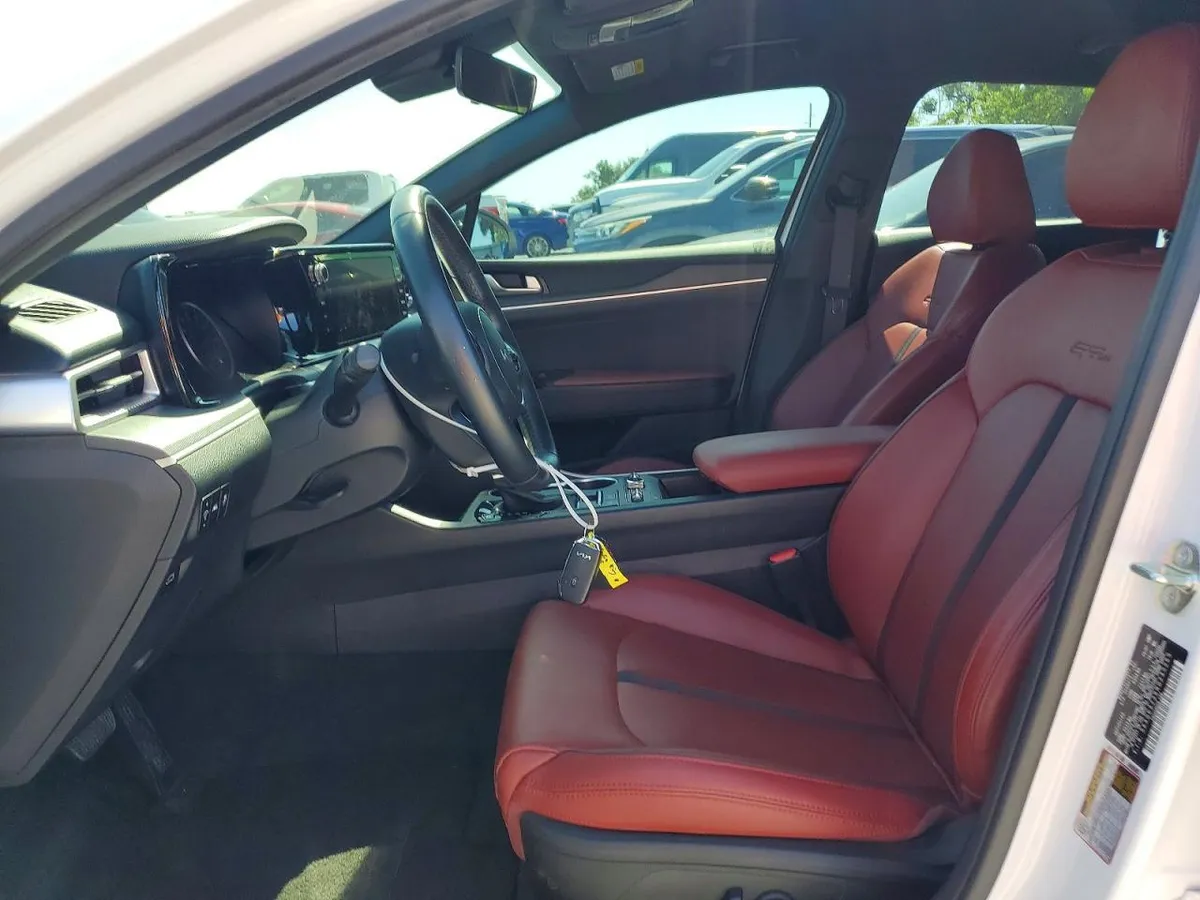 KIA K5 2023