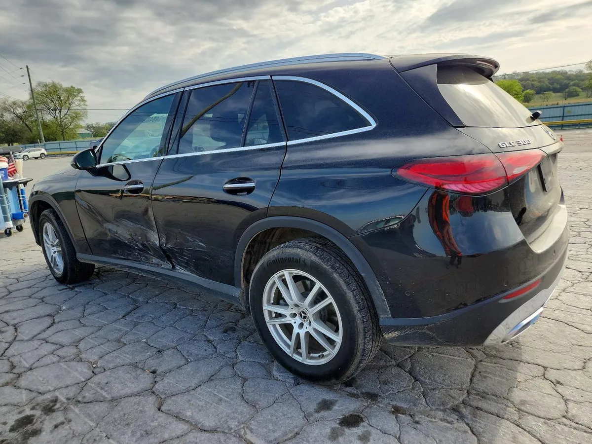 MERCEDES-BENZ GLC 2023