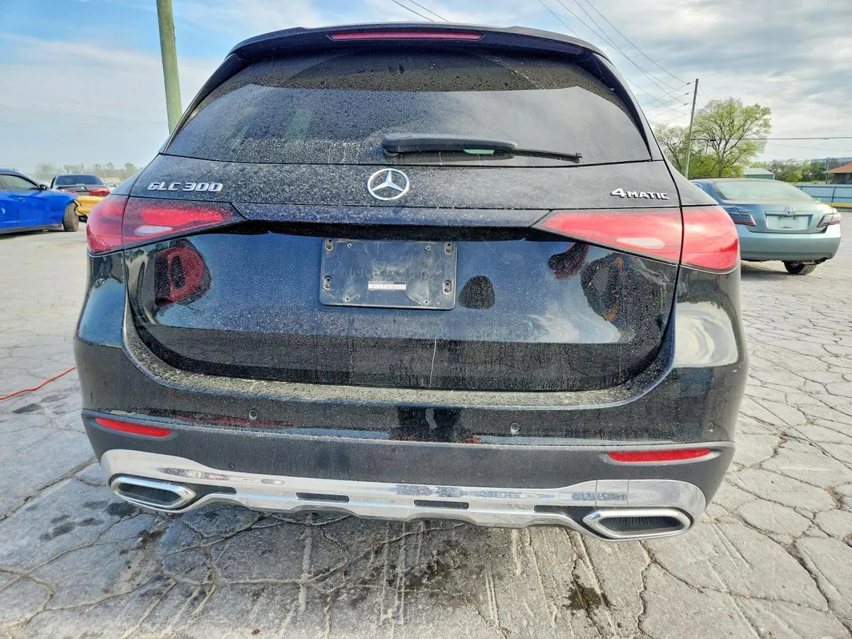 MERCEDES-BENZ GLC 2023