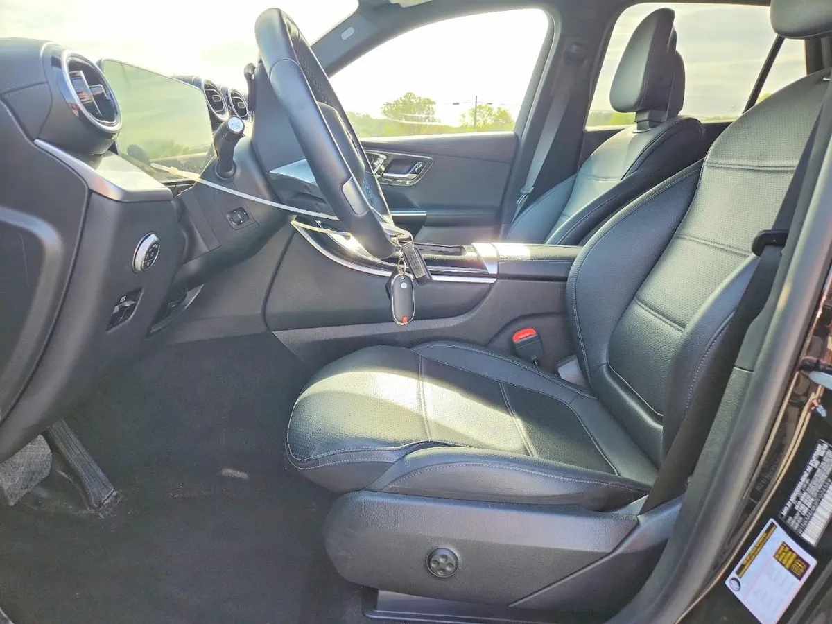 MERCEDES-BENZ GLC 2023