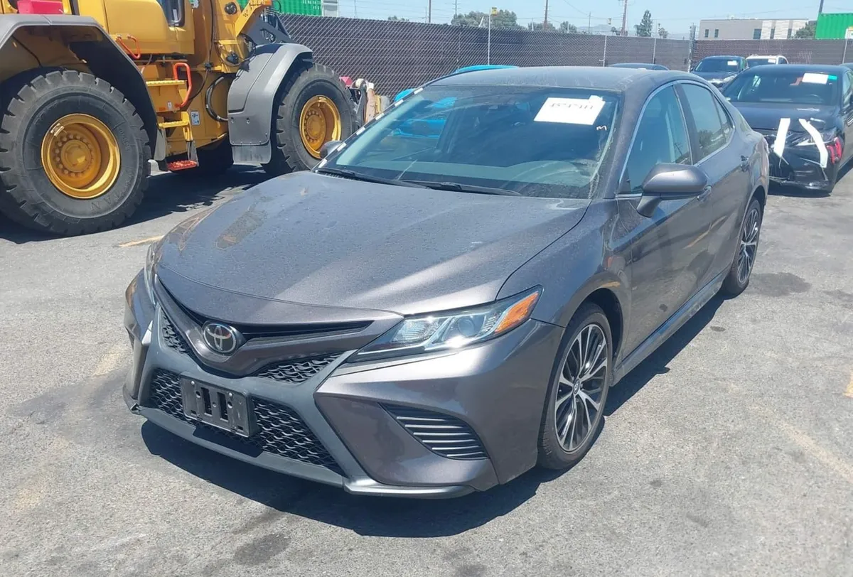 TOYOTA CAMRY SE 2020