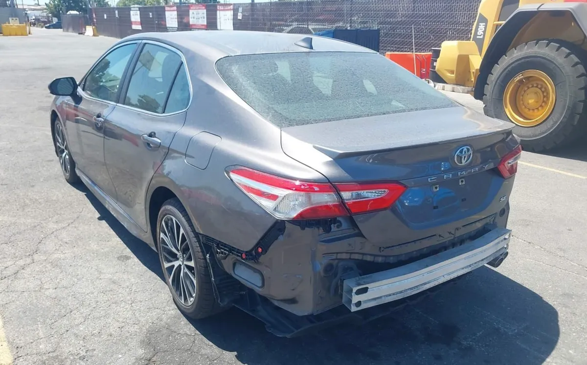 TOYOTA CAMRY SE 2020