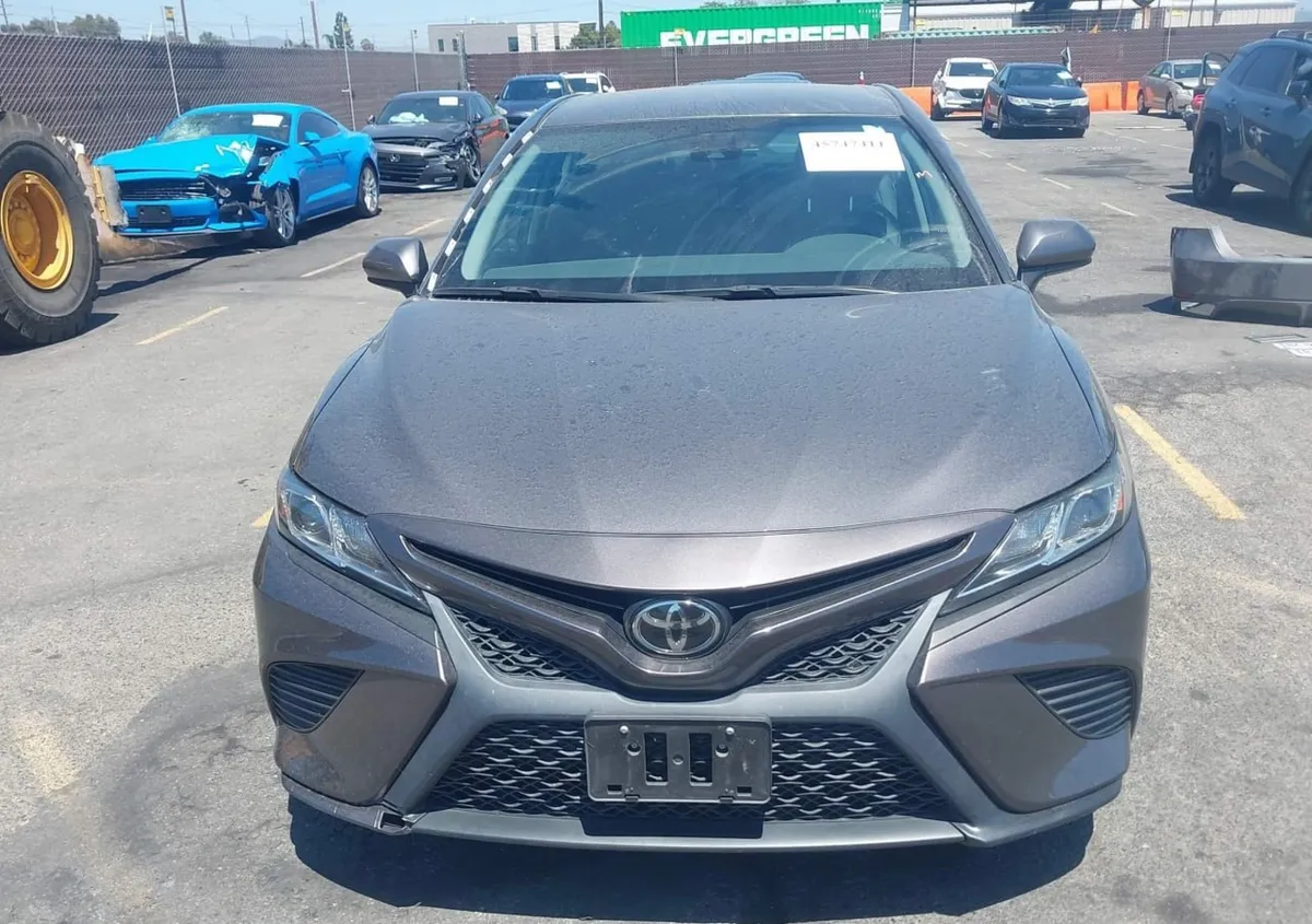 TOYOTA CAMRY SE 2020