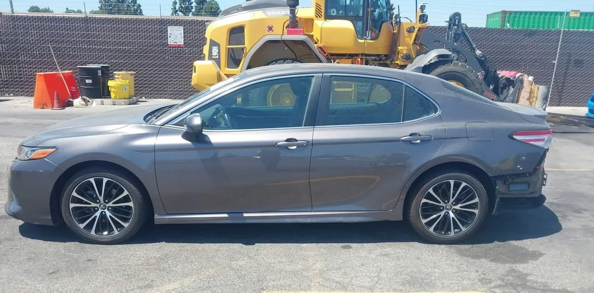 TOYOTA CAMRY SE 2020