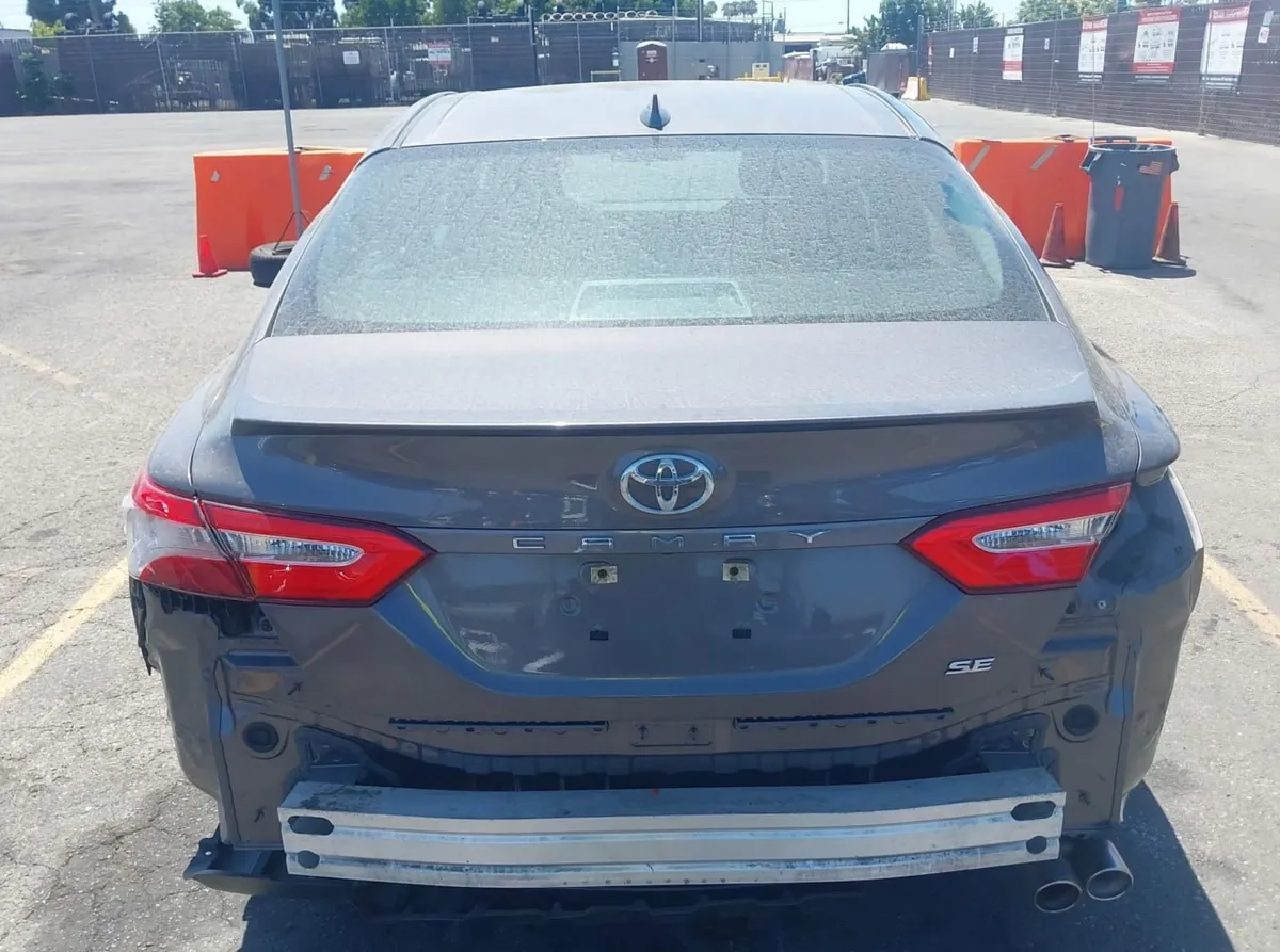 TOYOTA CAMRY SE 2020