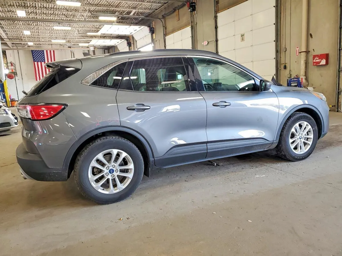 FORD ESCAPE SE 2021