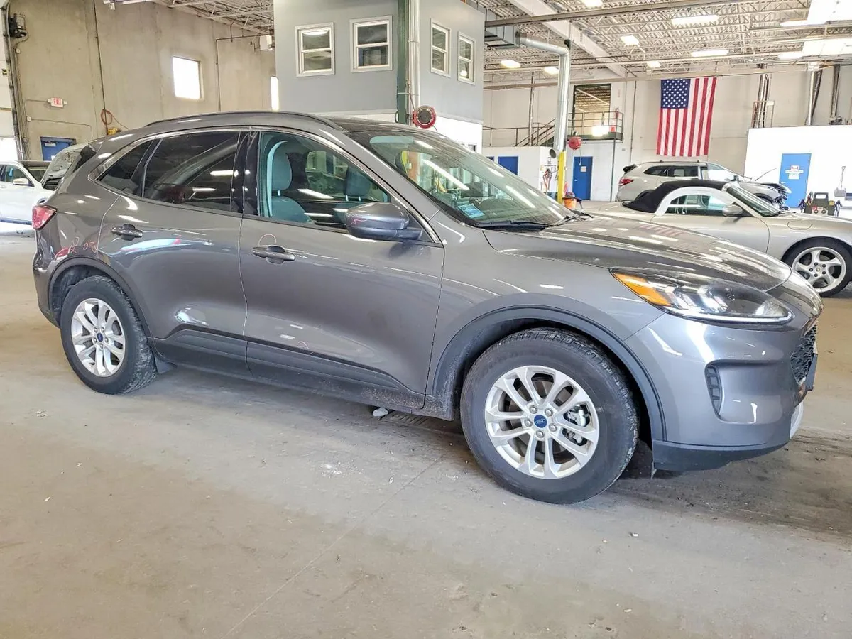FORD ESCAPE SE 2021