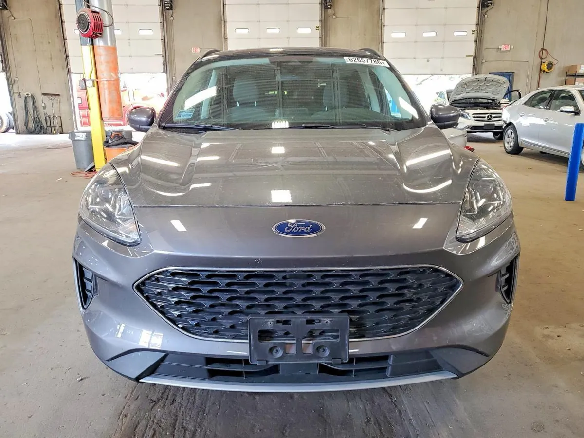 FORD ESCAPE SE 2021