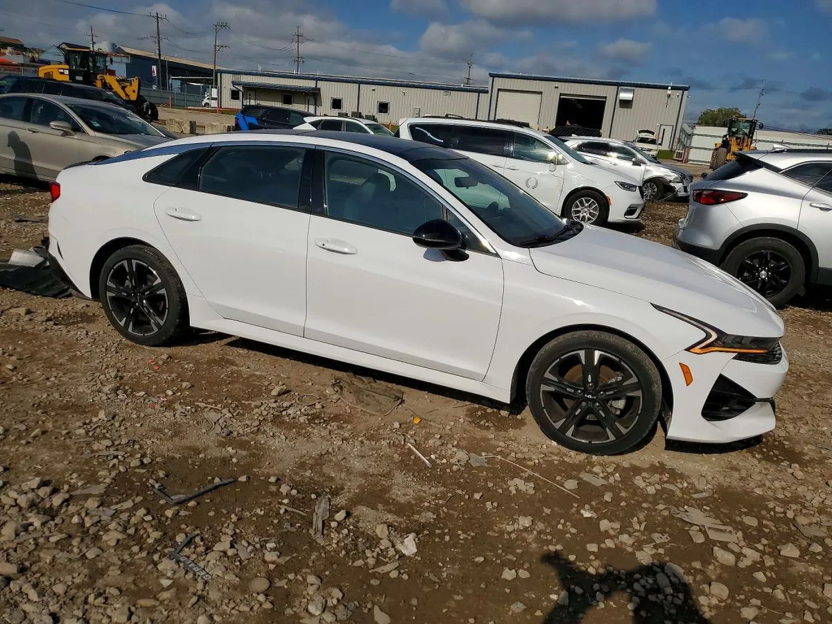 KIA K5 2023