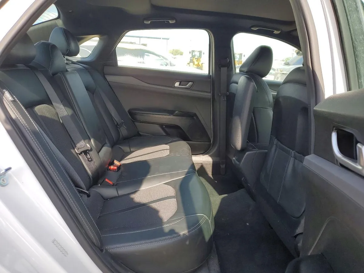 KIA K5 2023