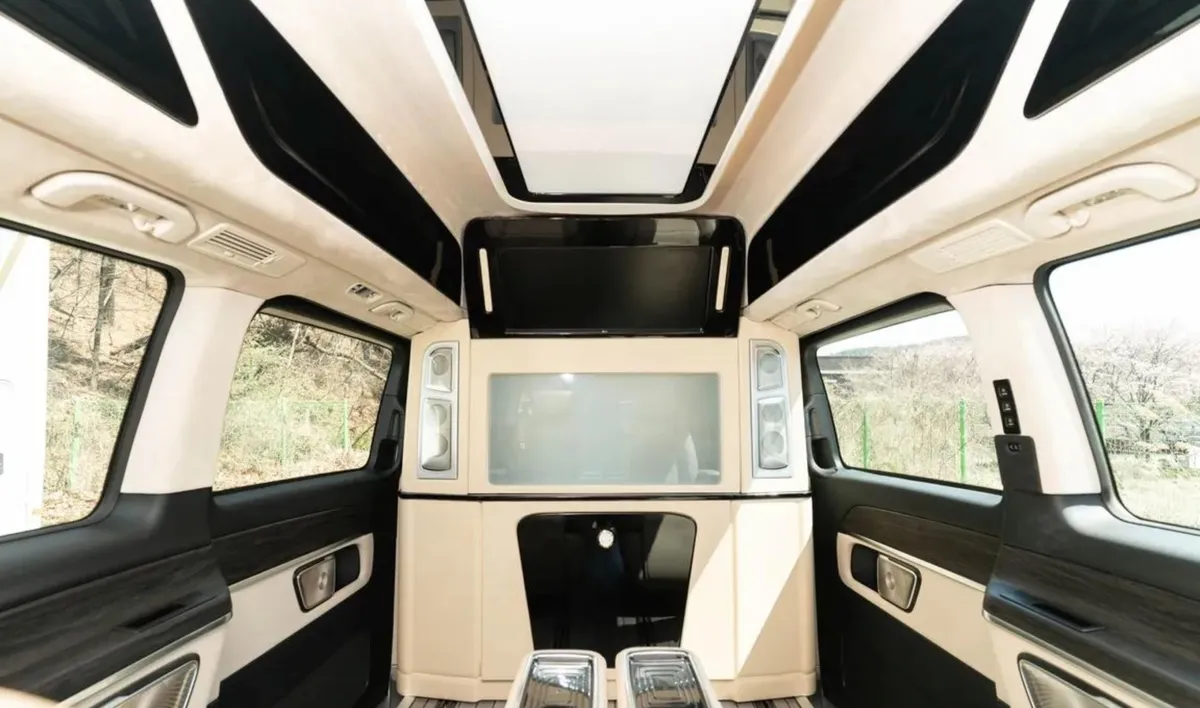 MERCEDES-BENZ V-CLASS VIP 2025