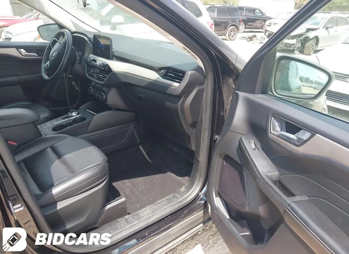 FORD ESCAPE SEL 2021