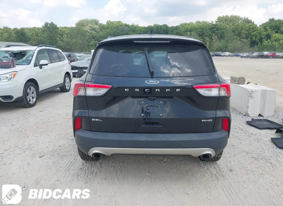 FORD ESCAPE SEL 2021