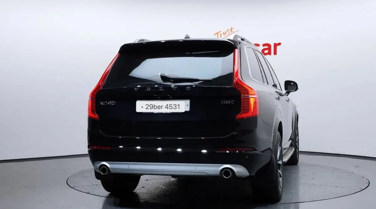 VOLVO XC90 MOMENTUM 2017