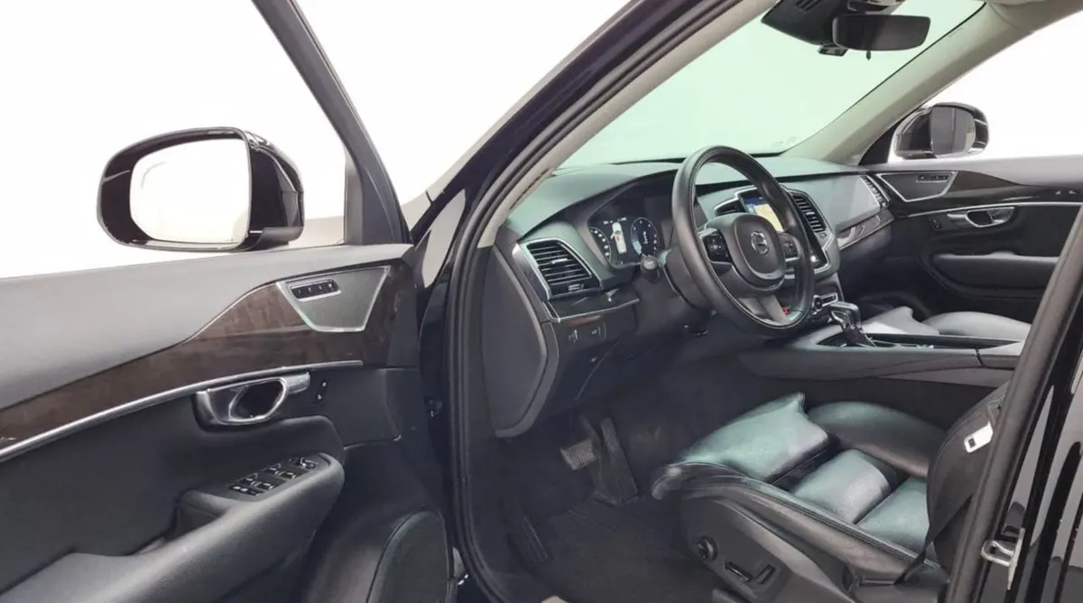 VOLVO XC90 MOMENTUM 2017