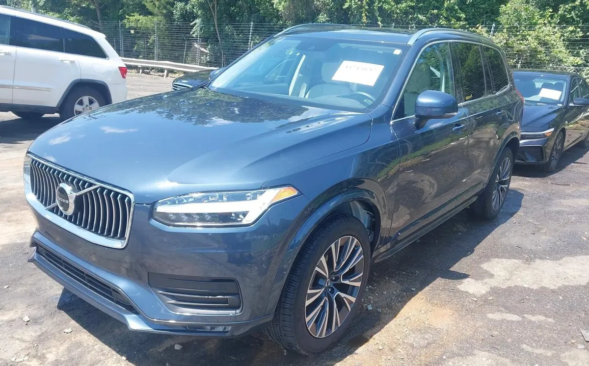 VOLVO XC90 MOMENTUM 7 PASSENGER 2022