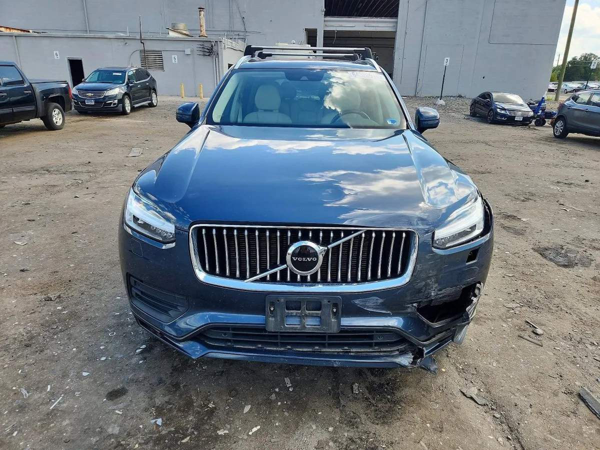 VOLVO XC90 MOMENTUM 2021