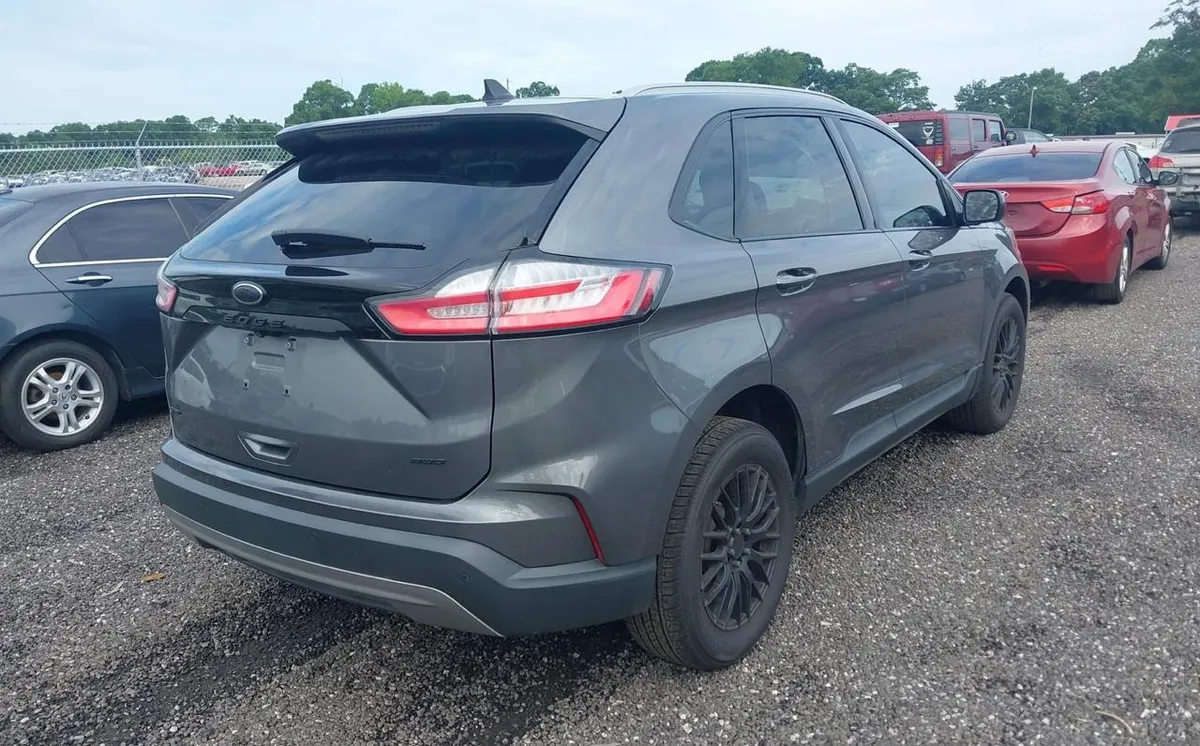 FORD EDGE SEL 2022