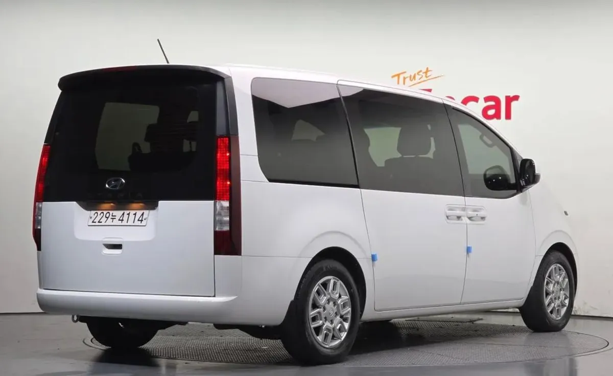 HYUNDAI STARIA 9- SEATER MODAN 2022