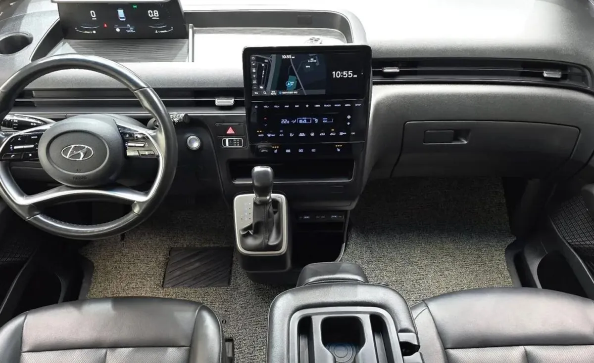 HYUNDAI STARIA 9- SEATER MODAN 2022