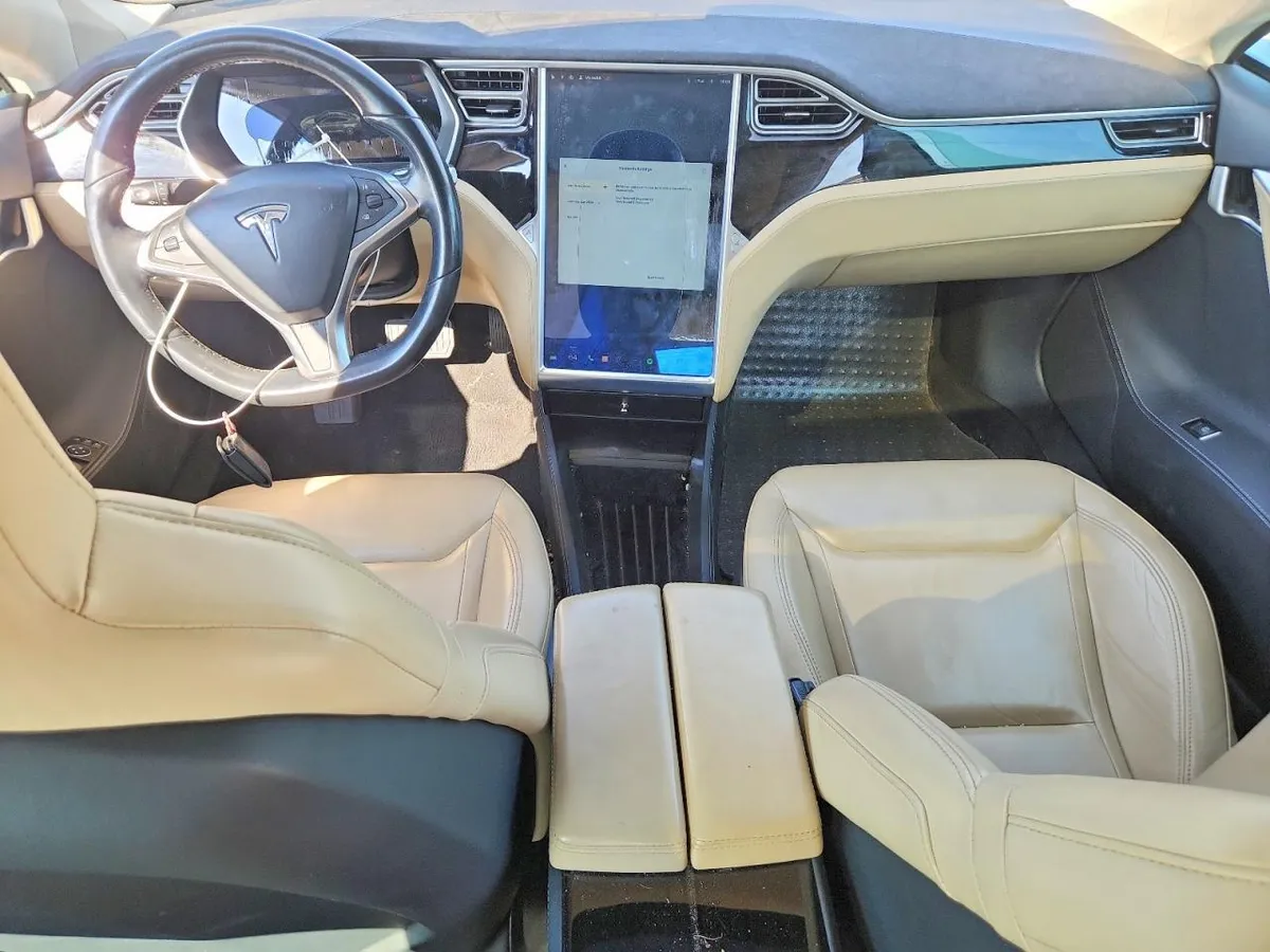 TESLA MODEL S 2015