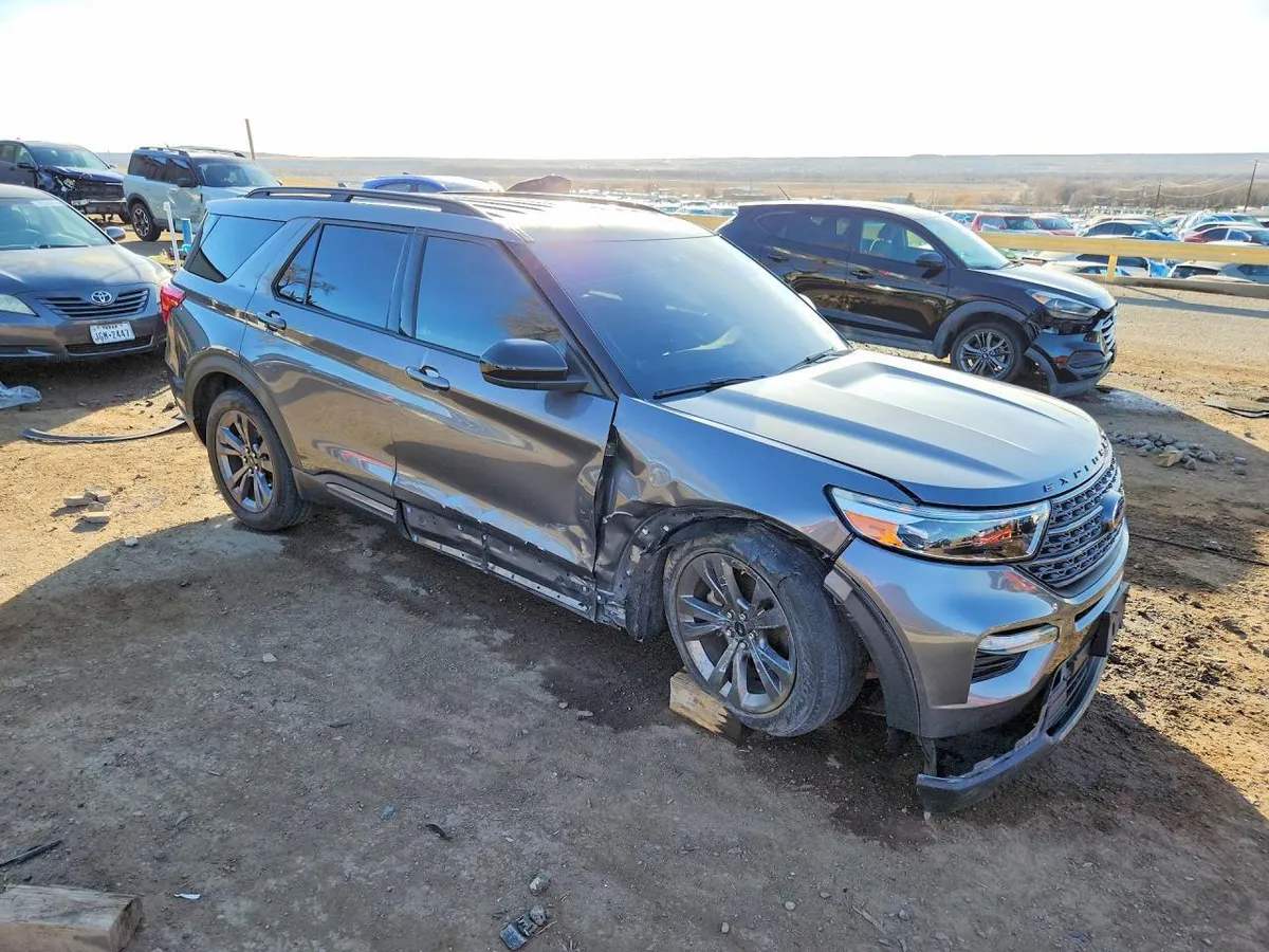 FORD EXPLORER XLT 2021