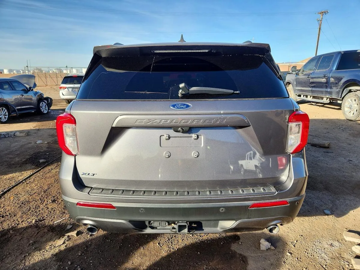 FORD EXPLORER XLT 2021