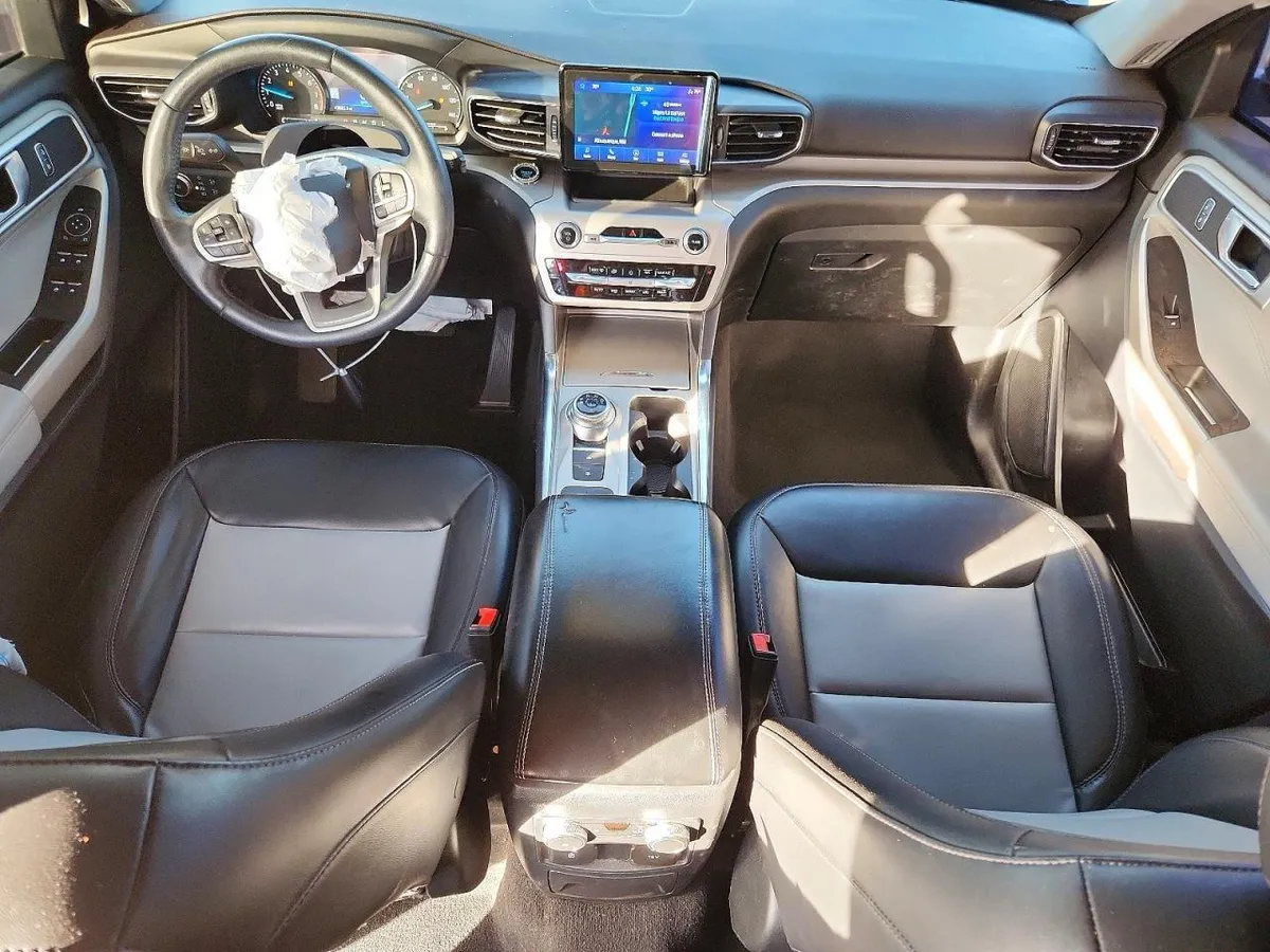 FORD EXPLORER XLT 2021