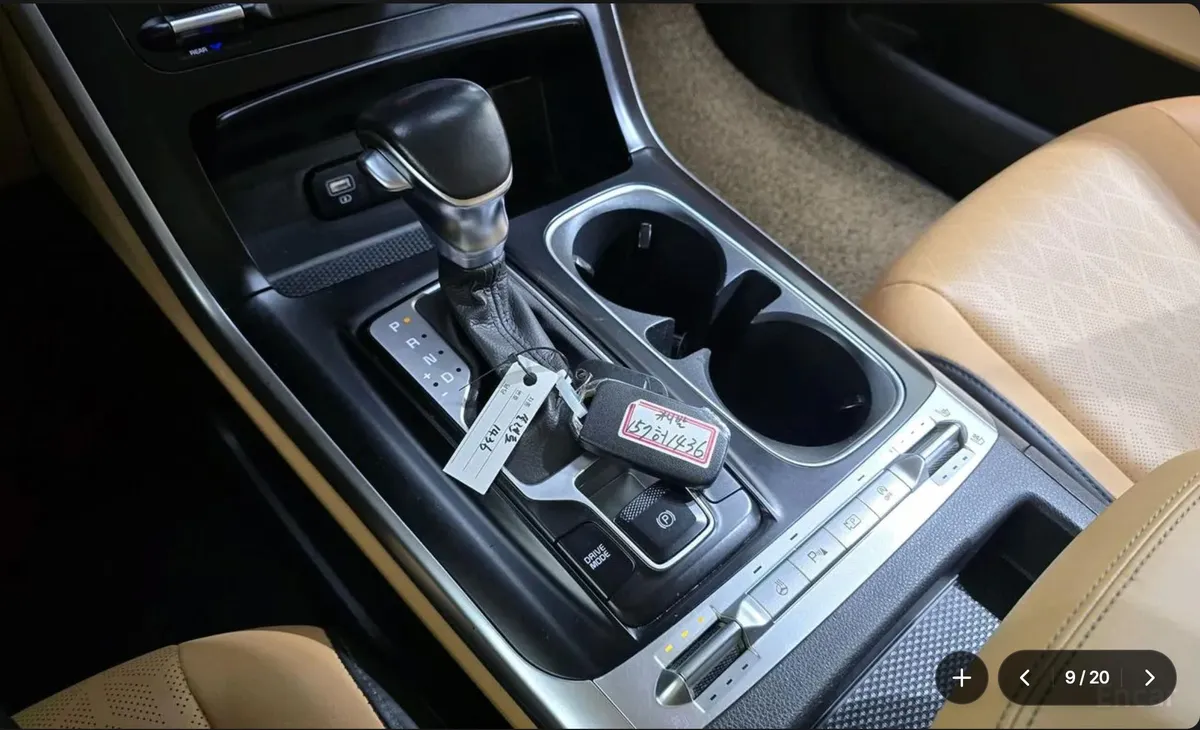 KIA CARNIVAL PRESTIGE 9-SEATER 2021